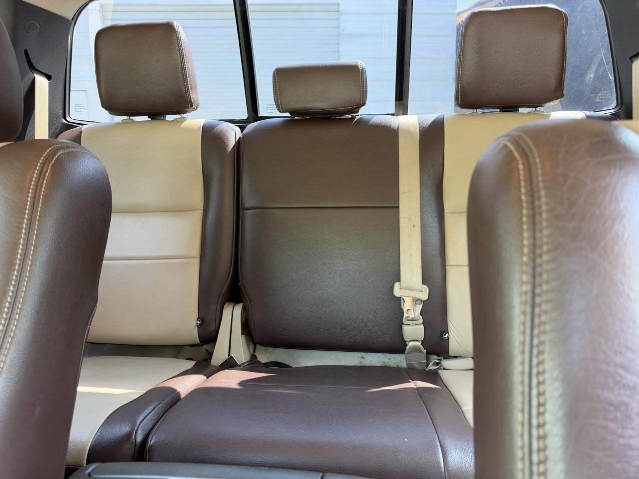 Toyota Tundra Tundra-Grade Double Cab 4.6L 2WD 2011