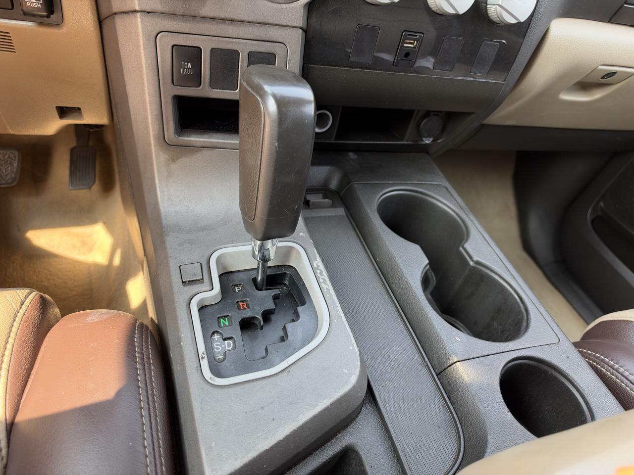 Toyota Tundra Tundra-Grade Double Cab 4.6L 2WD 2011