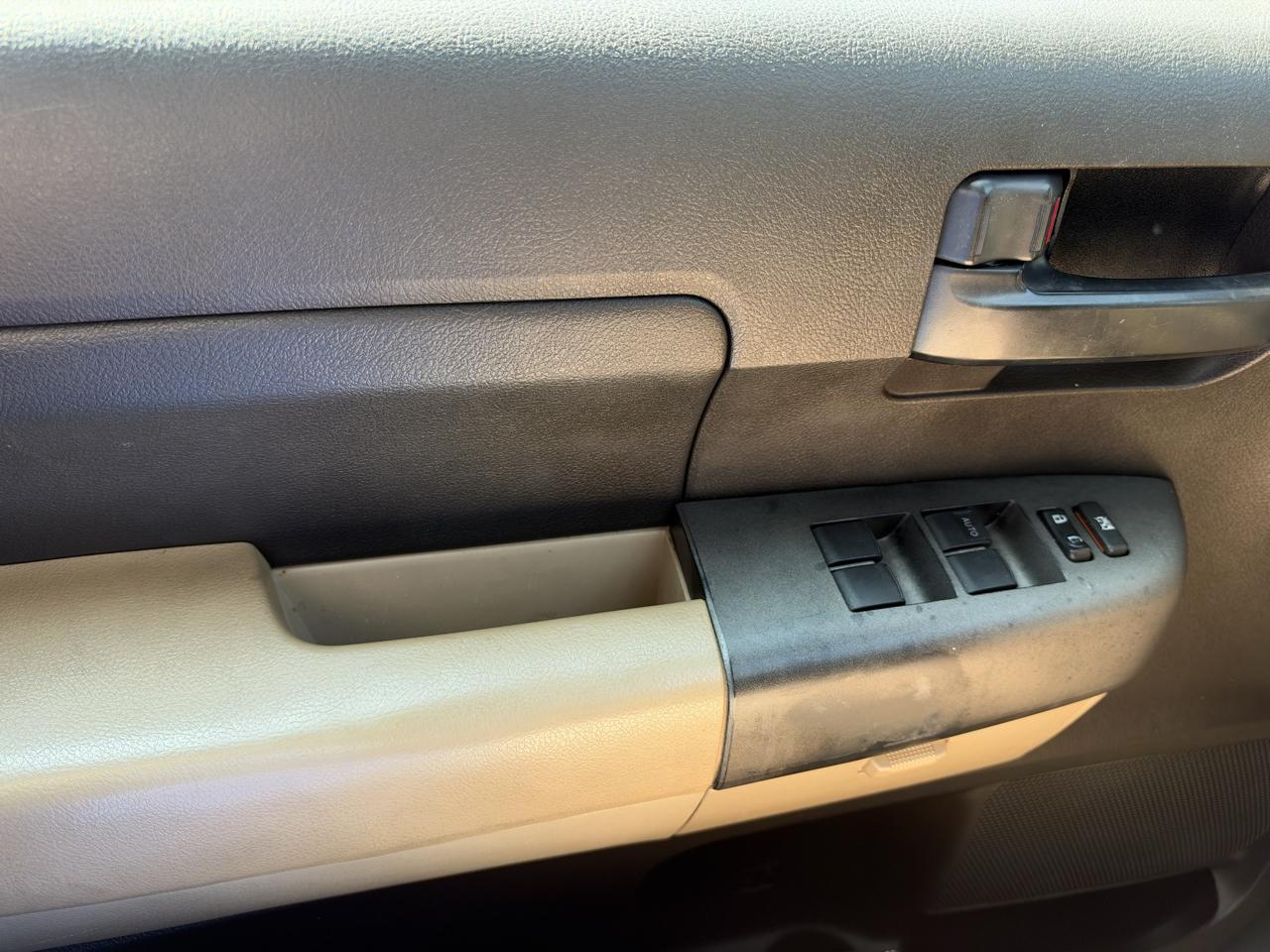 Toyota Tundra Tundra-Grade Double Cab 4.6L 2WD 2011