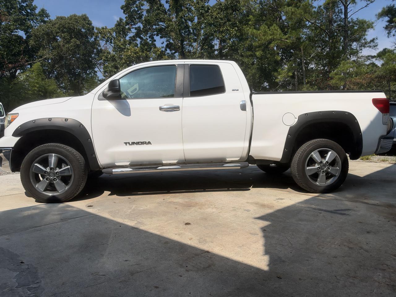 Toyota Tundra Tundra-Grade Double Cab 4.6L 2WD 2011