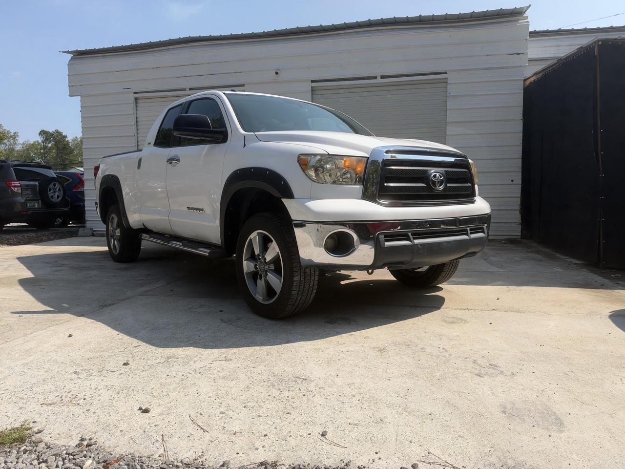 Toyota Tundra Tundra-Grade Double Cab 4.6L 2WD 2011