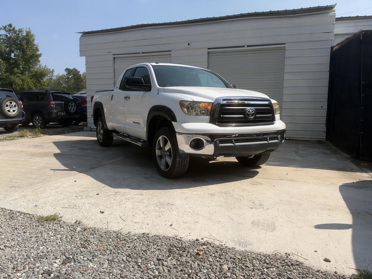 Toyota Tundra Tundra-Grade Double Cab 4.6L 2WD 2011