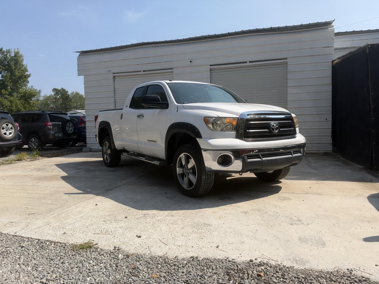Toyota Tundra Tundra-Grade Double Cab 4.6L 2WD 2011
