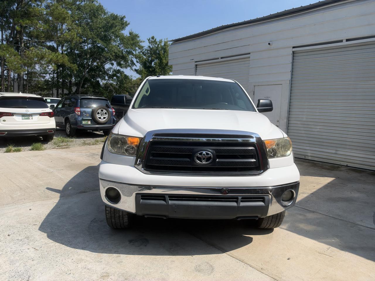 Toyota Tundra Tundra-Grade Double Cab 4.6L 2WD 2011