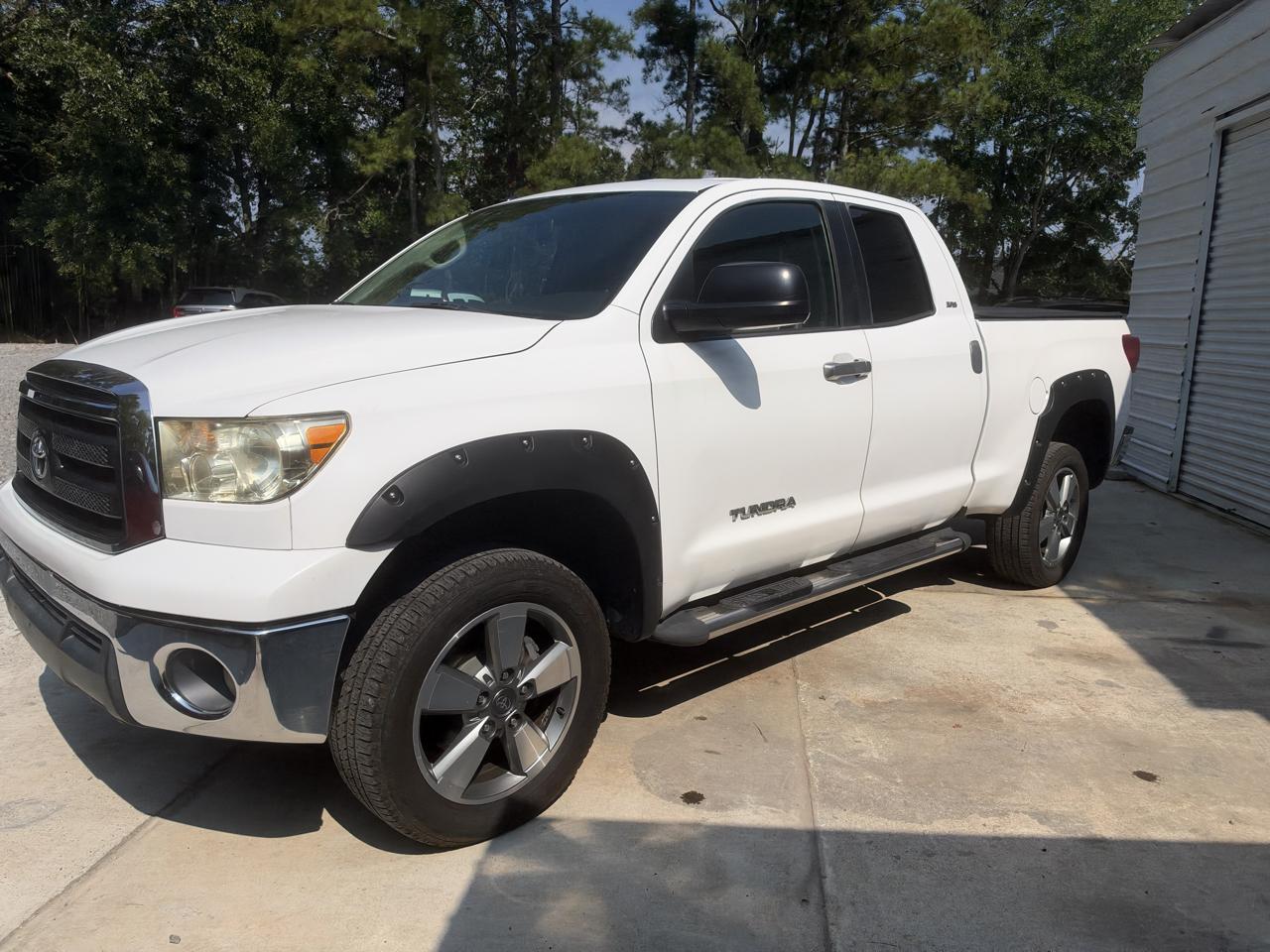 Toyota Tundra Tundra-Grade Double Cab 4.6L 2WD 2011