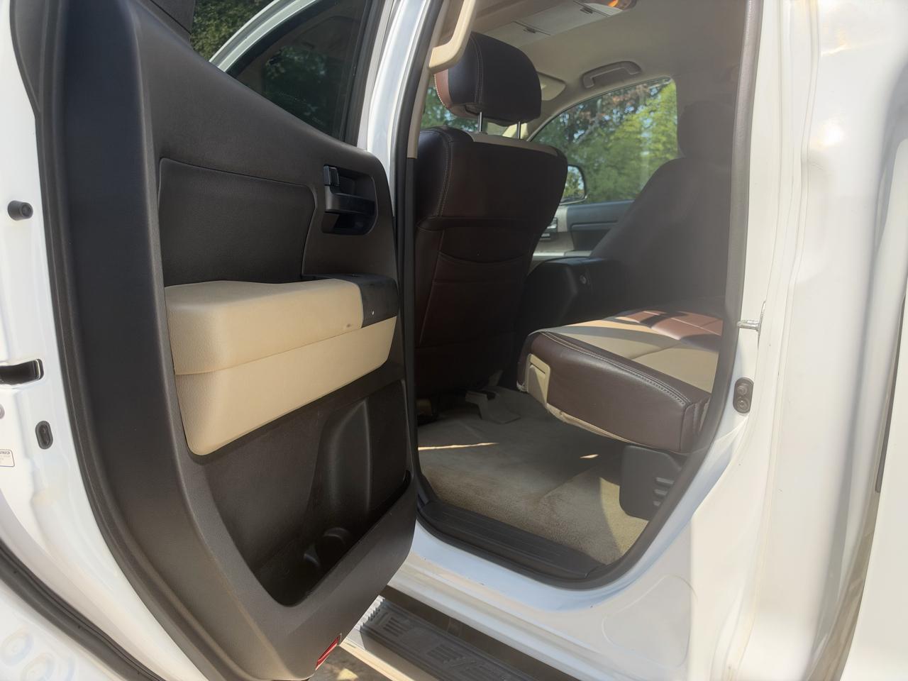 Toyota Tundra Tundra-Grade Double Cab 4.6L 2WD 2011