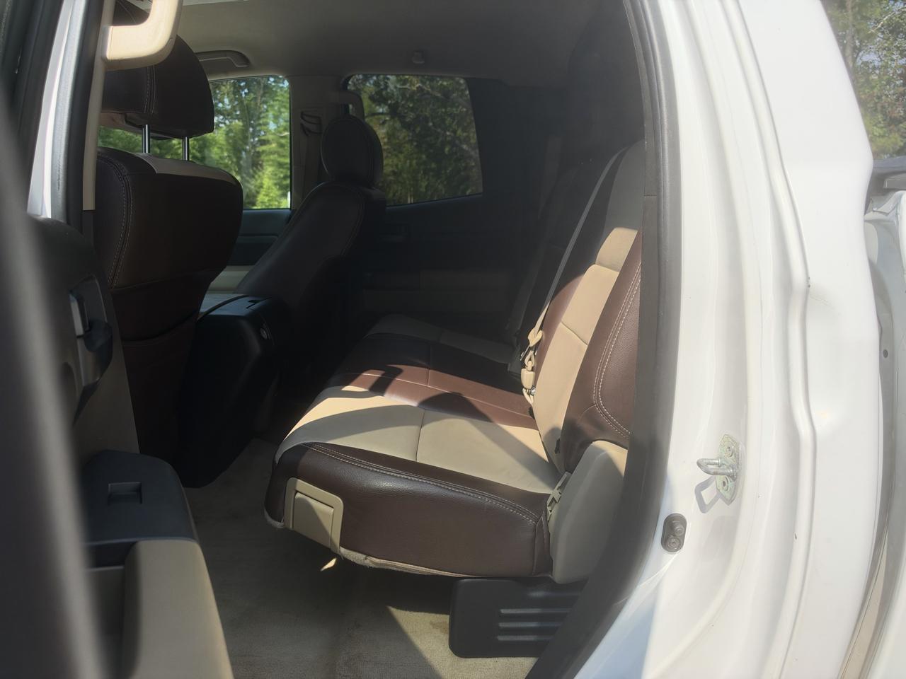 Toyota Tundra Tundra-Grade Double Cab 4.6L 2WD 2011