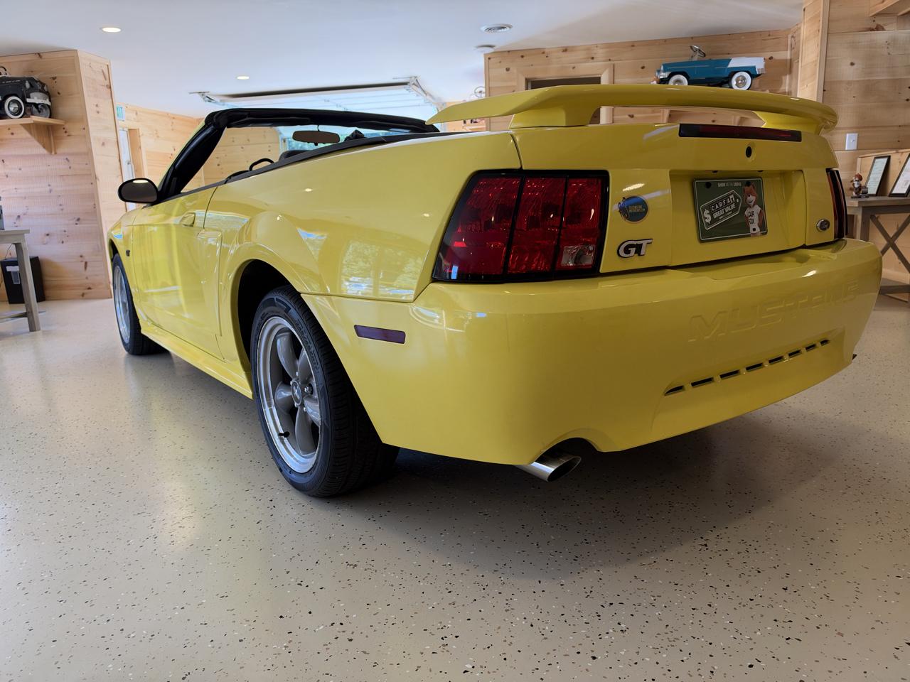 Ford Mustang GT Deluxe Convertible 2001