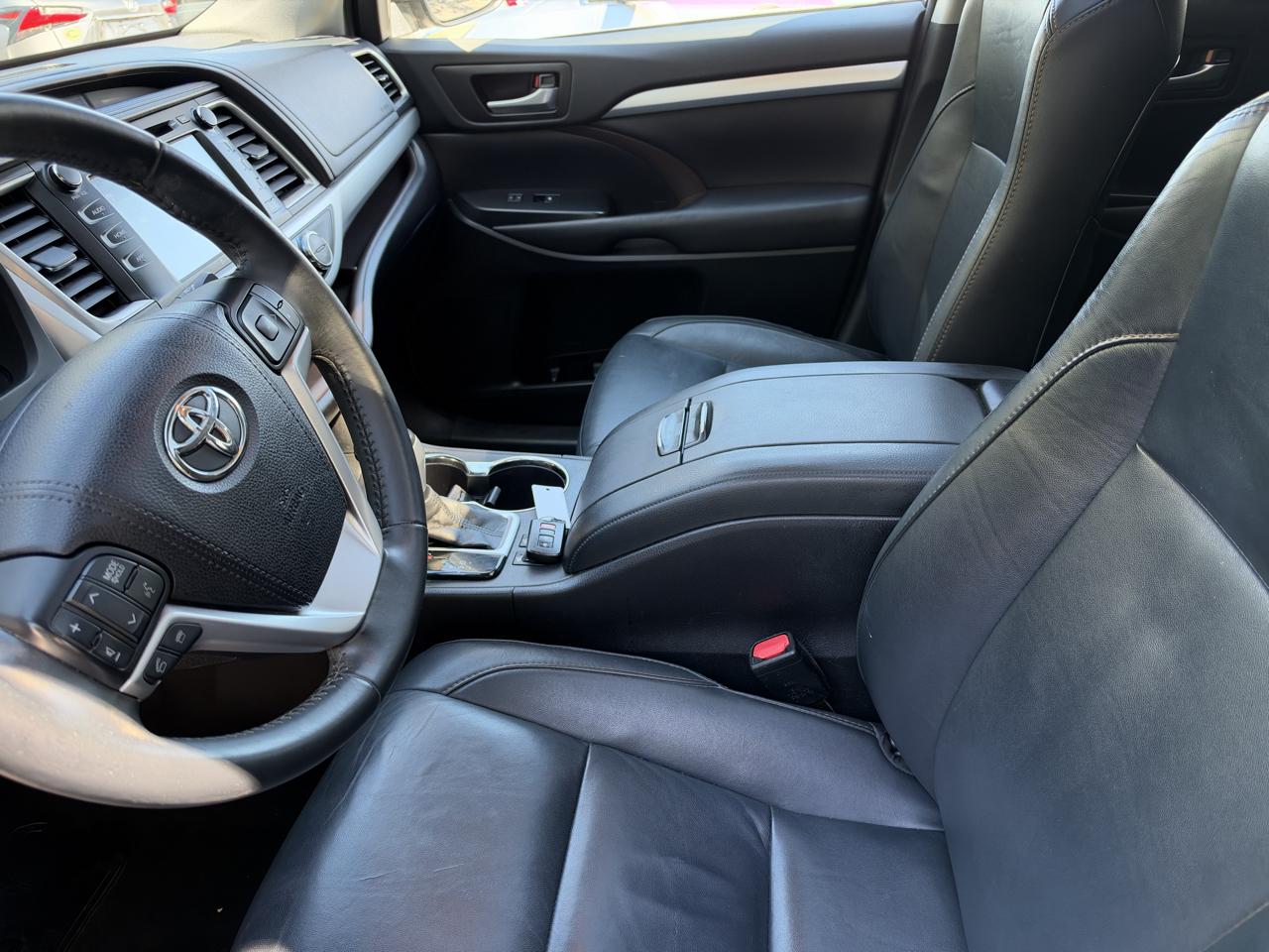Toyota Highlander XLE AWD V6 2016
