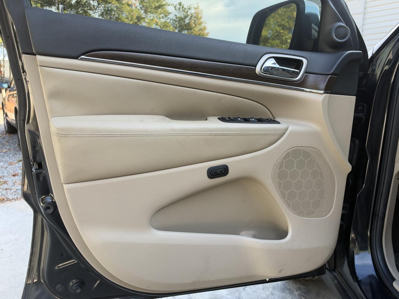 Jeep Grand Cherokee Limited 2WD 2015