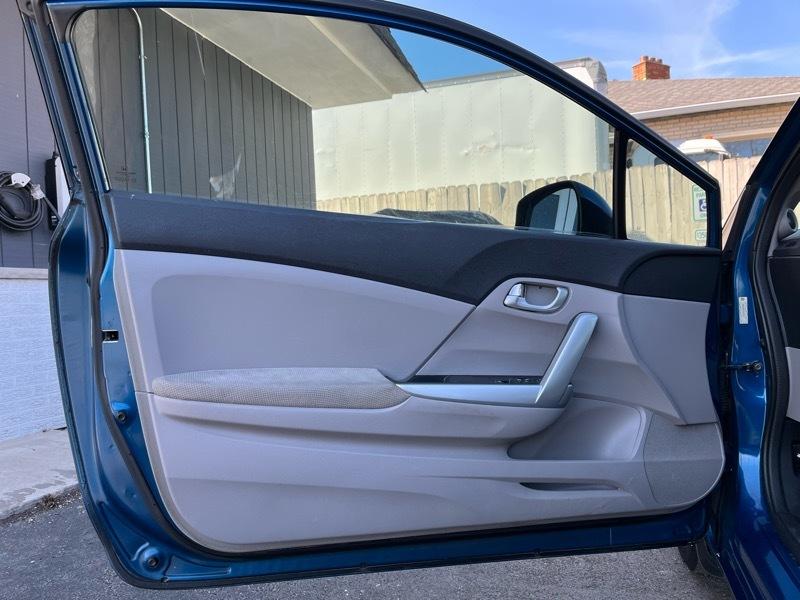 Honda Civic EX Coupe 5-Speed AT 2012