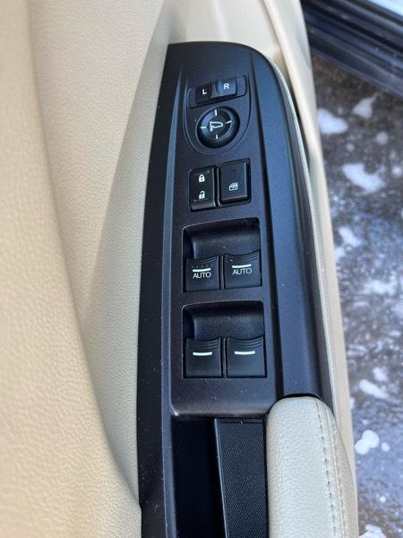 Acura RDX 6-Spd AT AWD 2013