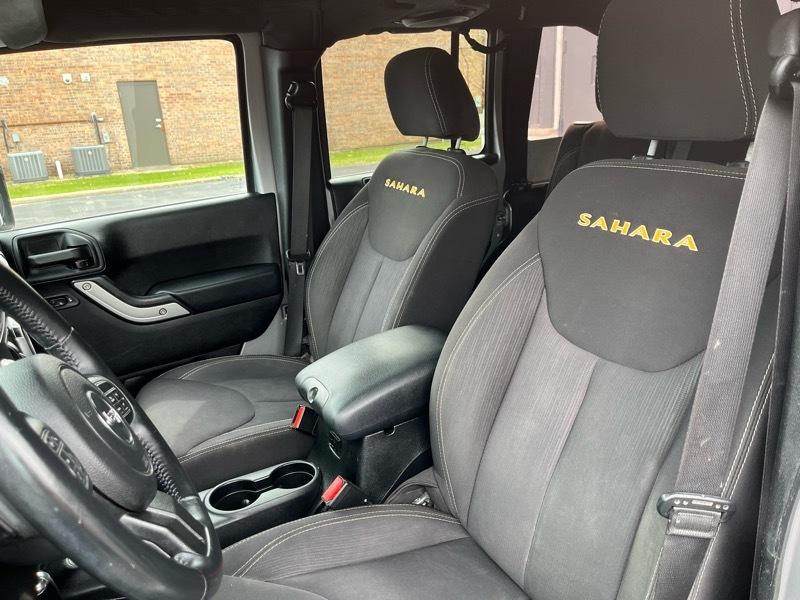 Jeep Wrangler Unlimited Sahara 4WD 2014