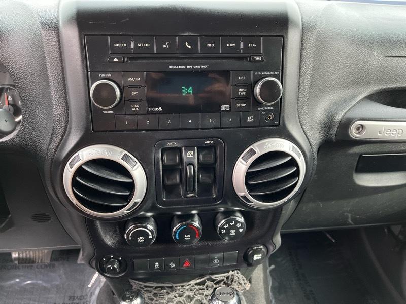 Jeep Wrangler Unlimited Sahara 4WD 2014