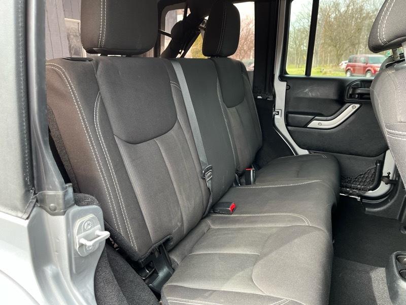 Jeep Wrangler Unlimited Sahara 4WD 2014