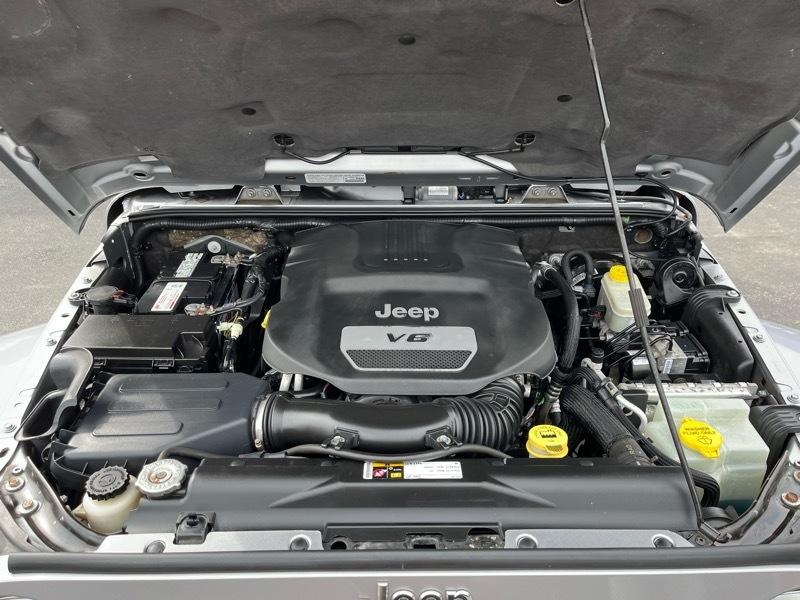 Jeep Wrangler Unlimited Sahara 4WD 2014