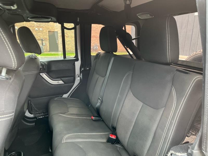 Jeep Wrangler Unlimited Sahara 4WD 2014