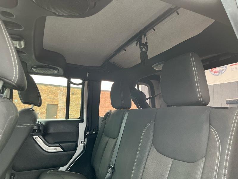 Jeep Wrangler Unlimited Sahara 4WD 2014