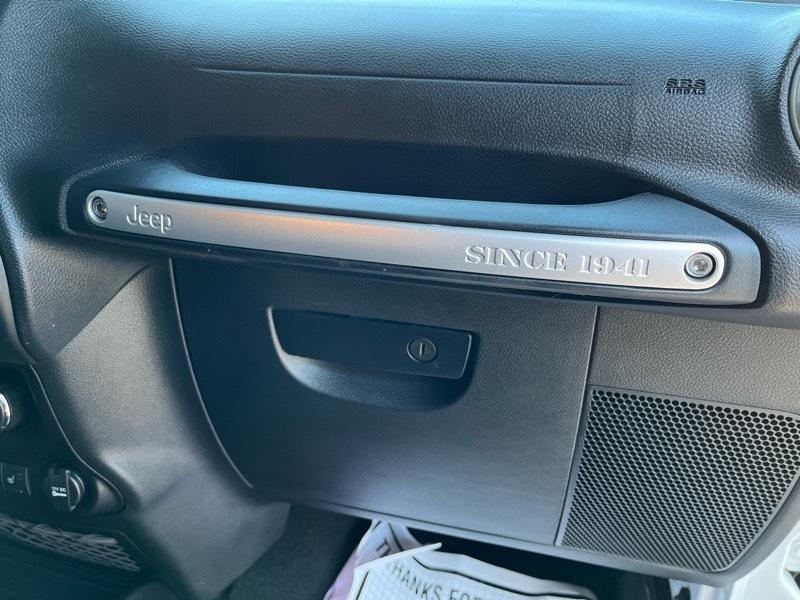 Jeep Wrangler Unlimited Sahara 4WD 2016