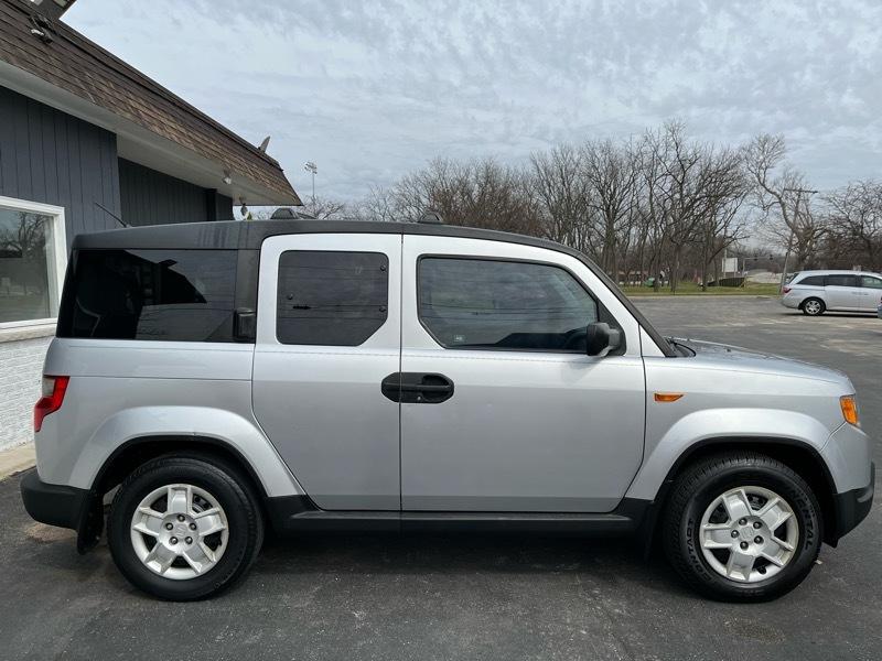 Honda Element LX 2WD AT 2011