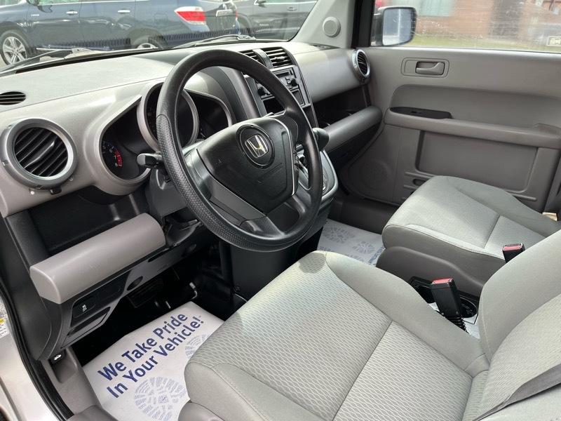 Honda Element LX 2WD AT 2011