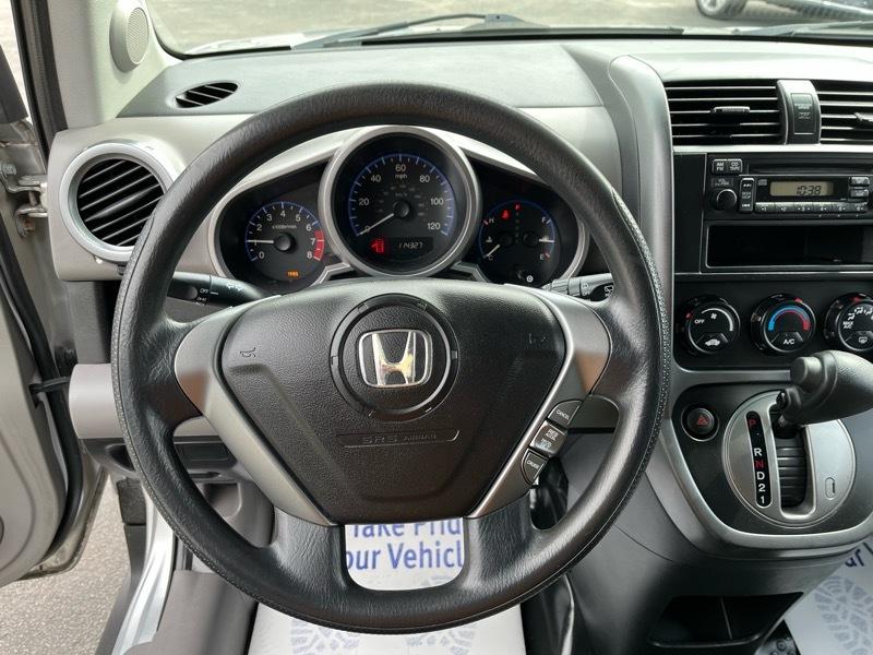 Honda Element LX 2WD AT 2011