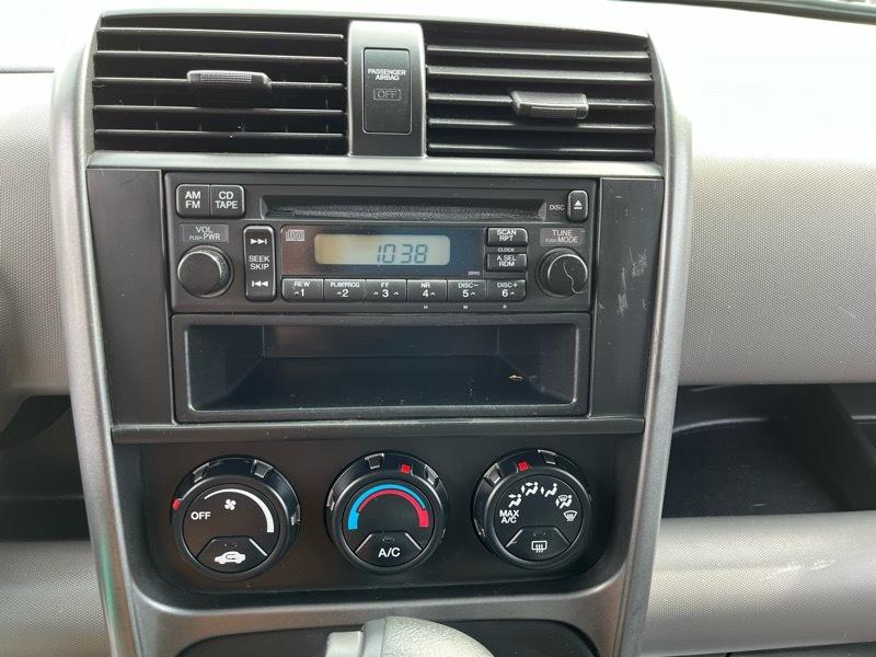 Honda Element LX 2WD AT 2011