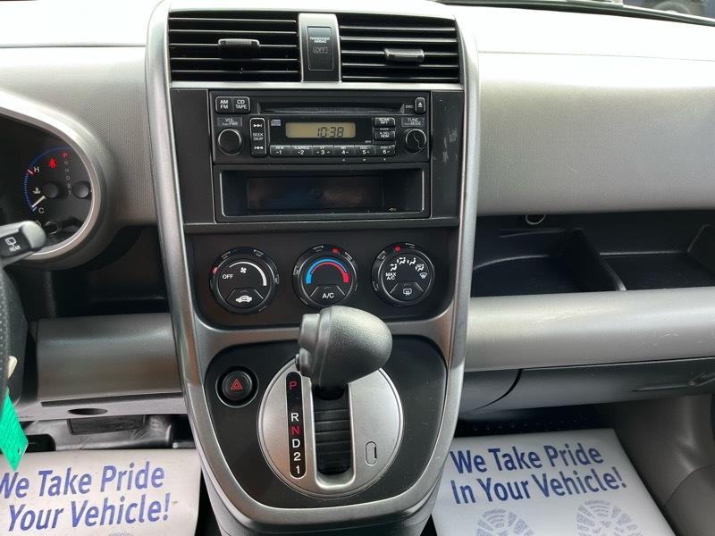 Honda Element LX 2WD AT 2011