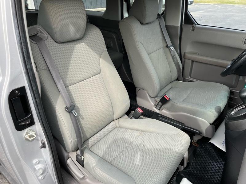 Honda Element LX 2WD AT 2011