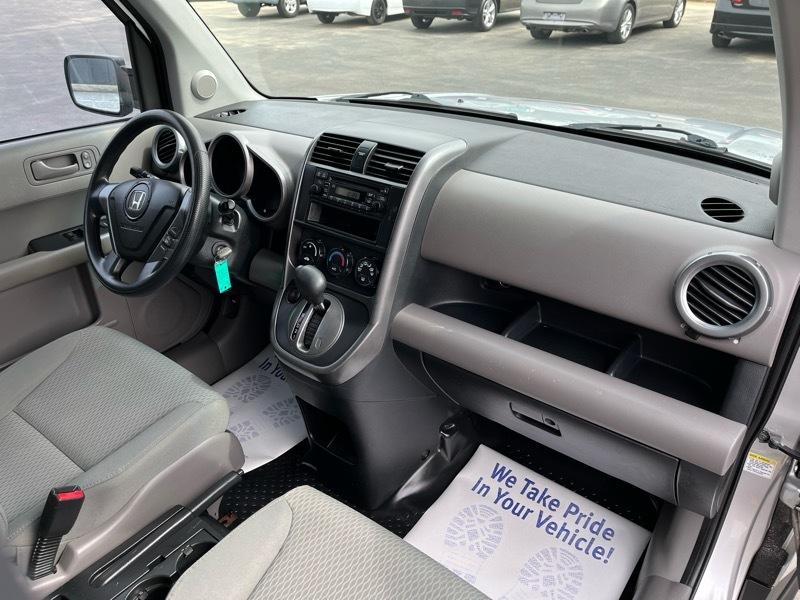 Honda Element LX 2WD AT 2011