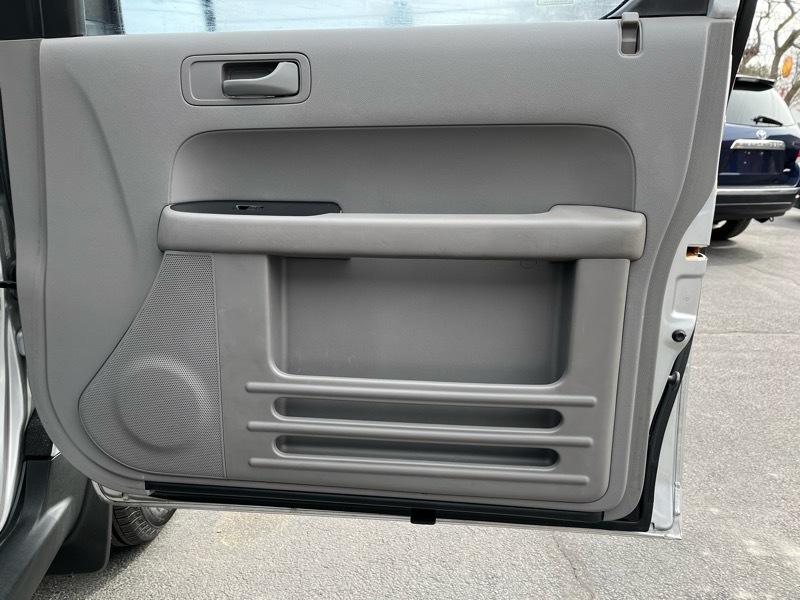 Honda Element LX 2WD AT 2011