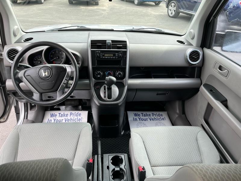 Honda Element LX 2WD AT 2011