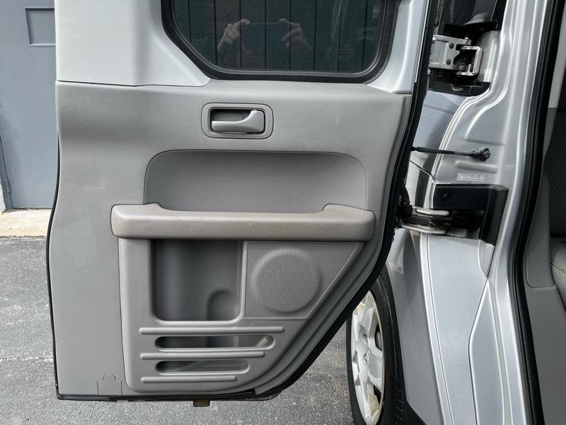 Honda Element LX 2WD AT 2011