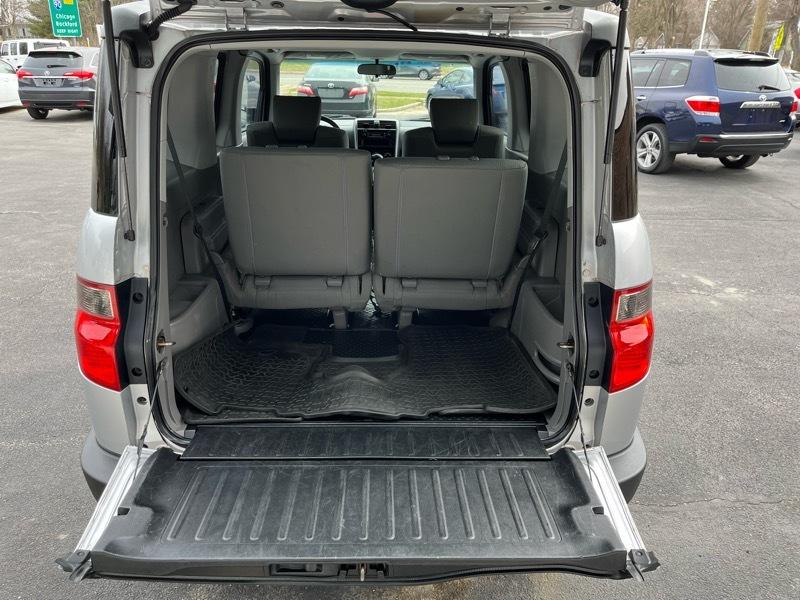 Honda Element LX 2WD AT 2011