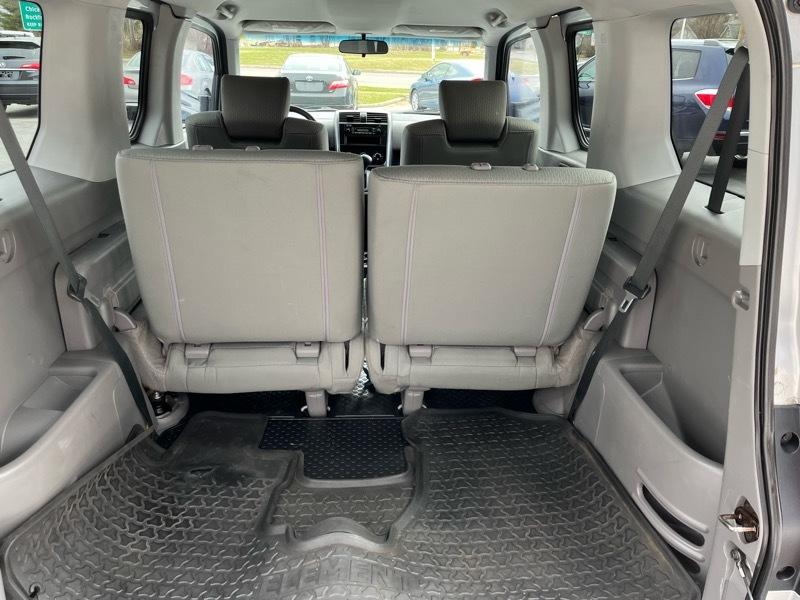 Honda Element LX 2WD AT 2011