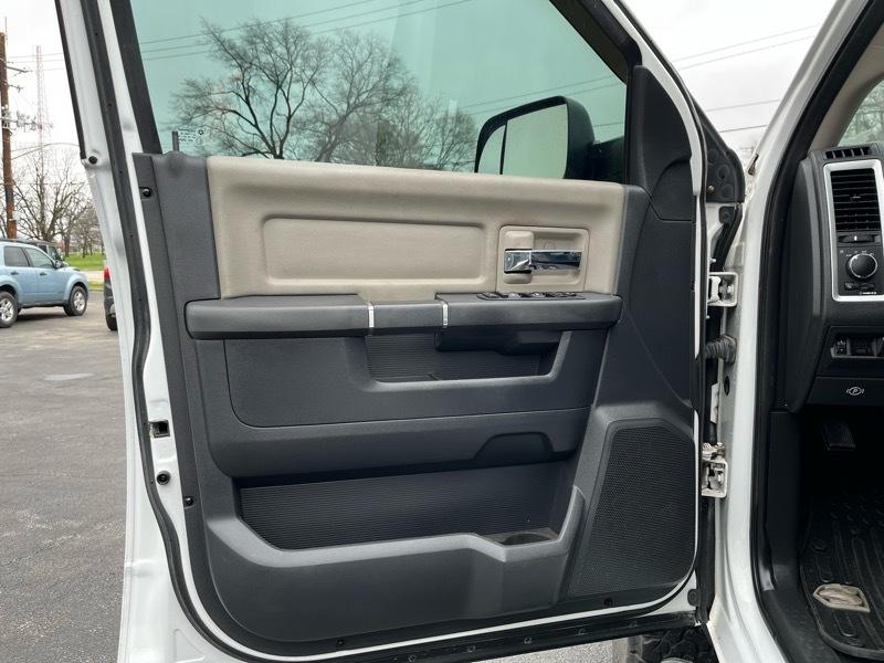 RAM 2500 SLT Crew Cab SWB 4WD 2012