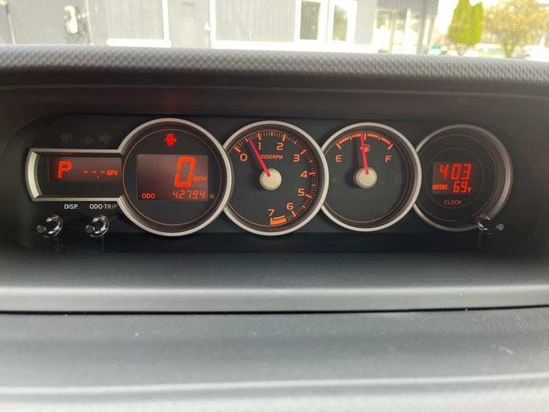 Scion xB 5-Door Wagon 5-Spd MT 2015