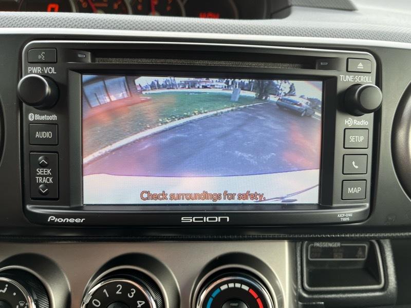Scion xB 5-Door Wagon 5-Spd MT 2015
