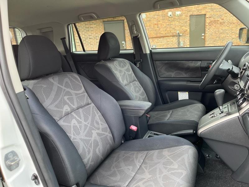 Scion xB 5-Door Wagon 5-Spd MT 2015
