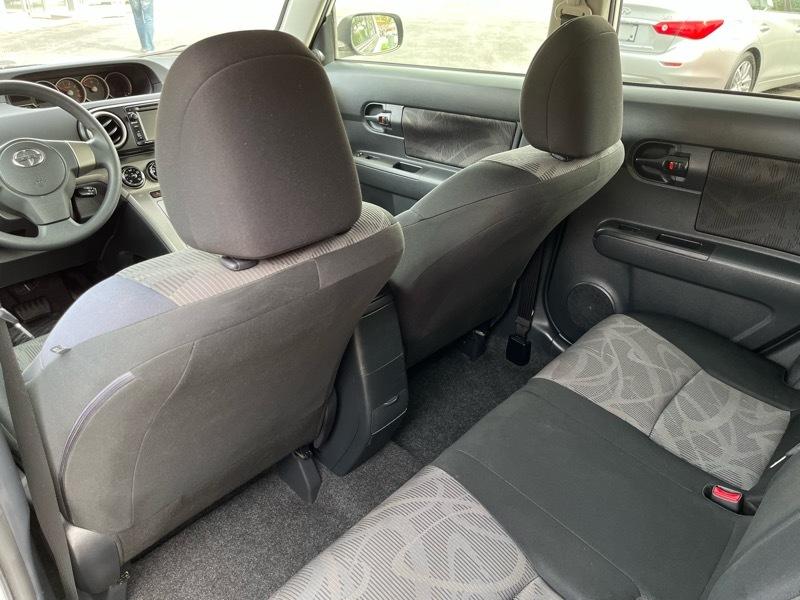 Scion xB 5-Door Wagon 5-Spd MT 2015