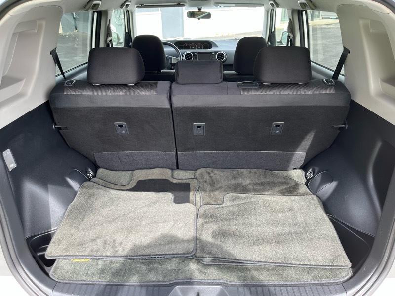 Scion xB 5-Door Wagon 5-Spd MT 2015
