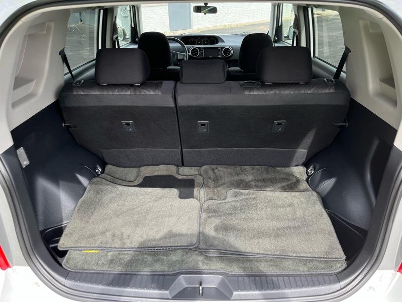 Scion xB 5-Door Wagon 5-Spd MT 2015