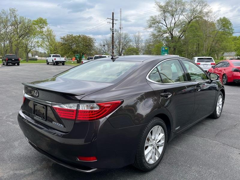 Lexus ES 300h Sedan 2013