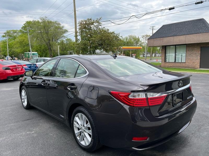 Lexus ES 300h Sedan 2013