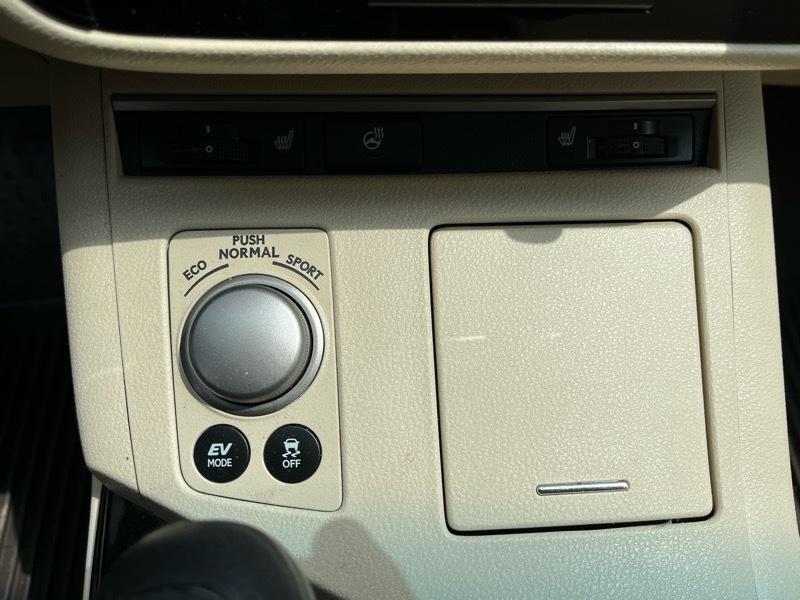 Lexus ES 300h Sedan 2013