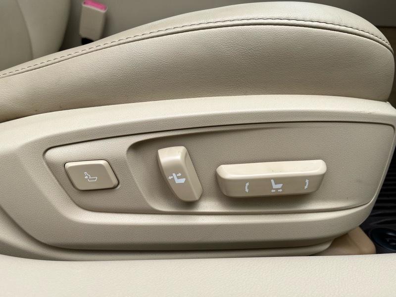 Lexus ES 300h Sedan 2013