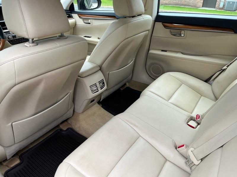 Lexus ES 300h Sedan 2013