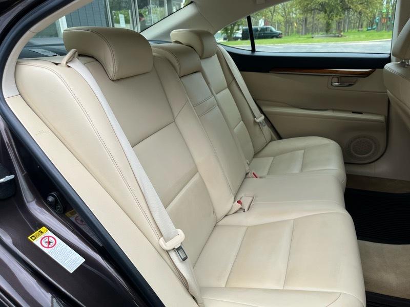 Lexus ES 300h Sedan 2013