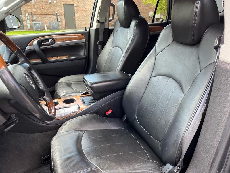 Buick Enclave Leather 4D SUV AWD 2012