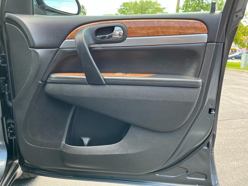 Buick Enclave Leather 4D SUV AWD 2012